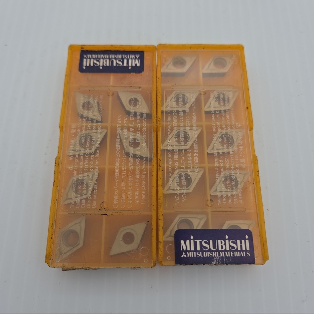 Mitsubishi DCMT 11T308 UE6110 DCMT 32.52 Carbide Turning Inserts (Qty 17)